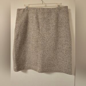 EUC Ann Taylor‎ Skirt